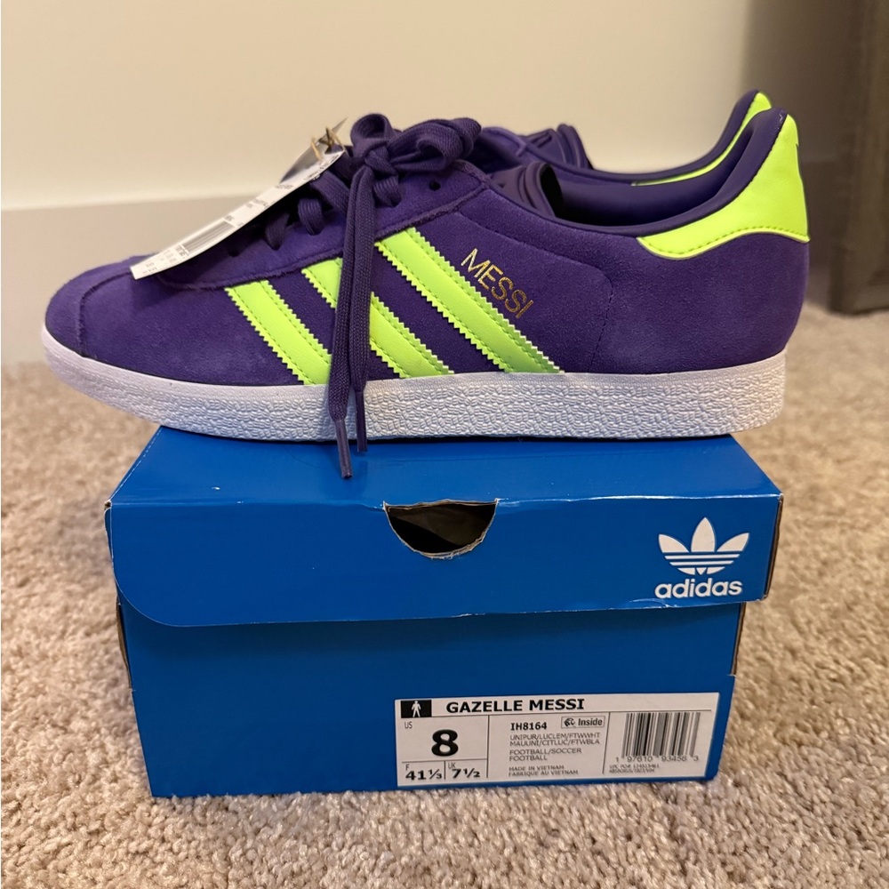 New in box, men’s Adidas Gazelle Messi, men’s size 8 or can be women’s size 9.5